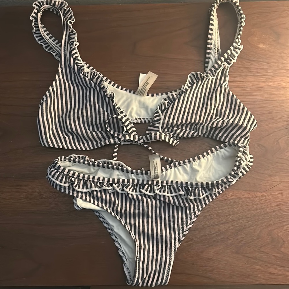 Solid and striped Seersucker Bikini